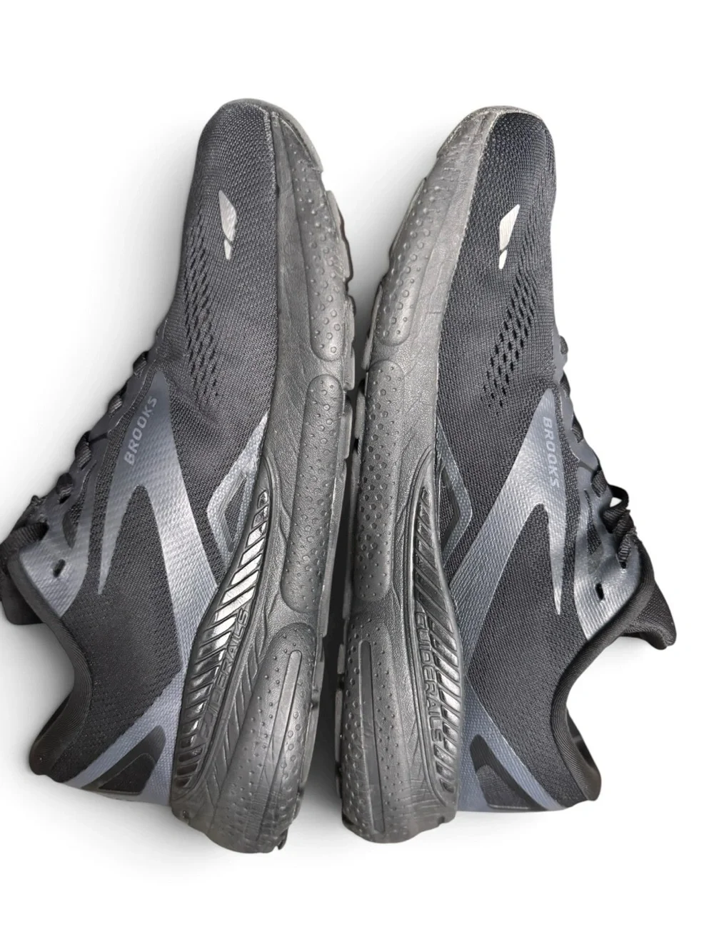 Brooks Adrenaline GTS 23 Men’s 9.5 D Black Running Shoes Sneakers
